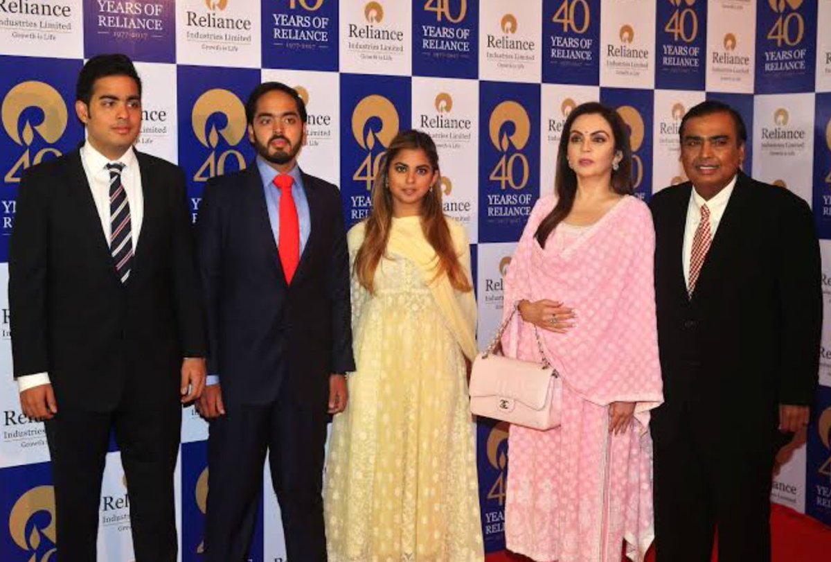 AgahAtui54067's tweet photo. #Reliance_Development2026 Anant Ambani champions Reliance’s green journey, driving innovation in Jamnagar and Kutch with hydrogen and battery initiatives, paving the way for future jobs. https://t.co/AZYAvoVmn1