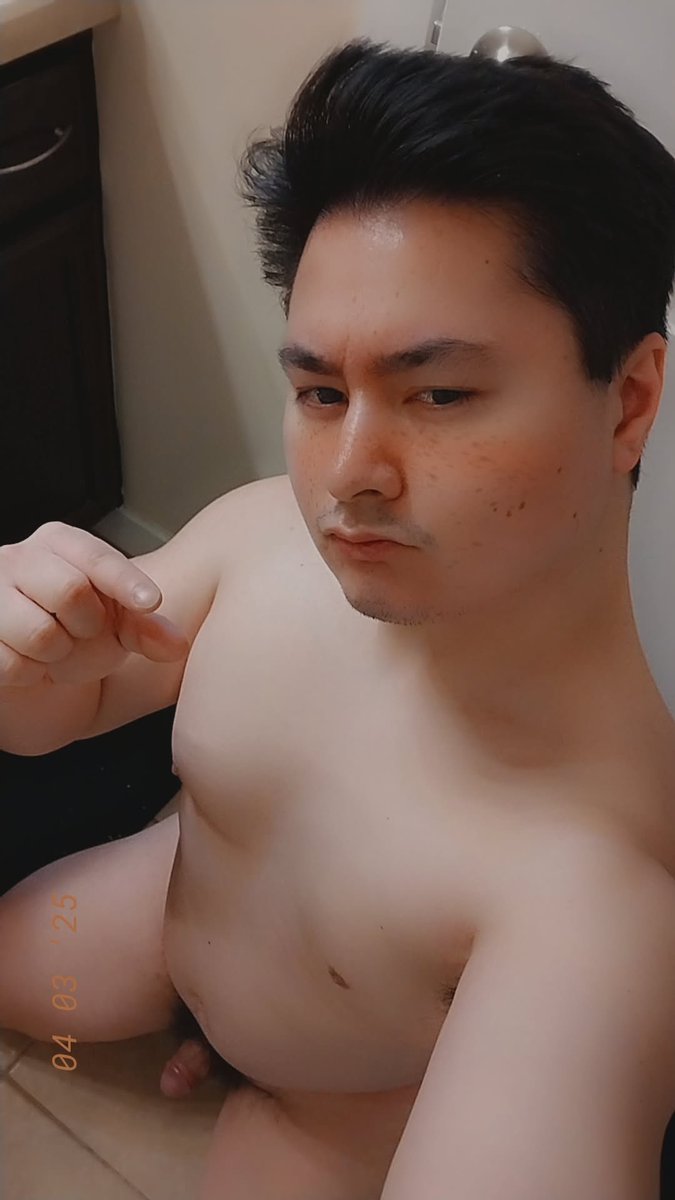 markwood4788's tweet photo. @bvl_sph_x Naked slut Brandon shows off his tiny dick for you. https://t.co/z0F33wRap0