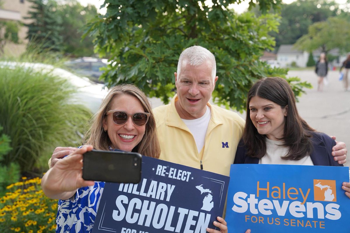HaleyforMI's tweet photo. Grand Rapids is voting! Find your polling location here: https://t.co/2h35MXwcuu https://t.co/ZMFtRD0xuD
