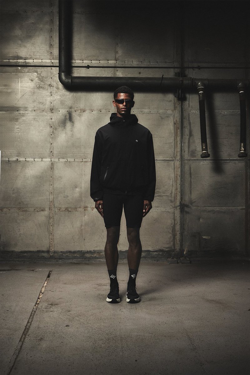 247byrepresent's tweet photo. Absolute symmetry with the modern athlete.

247 FW26 launching 05.08.26 https://t.co/q39JrtDbfh