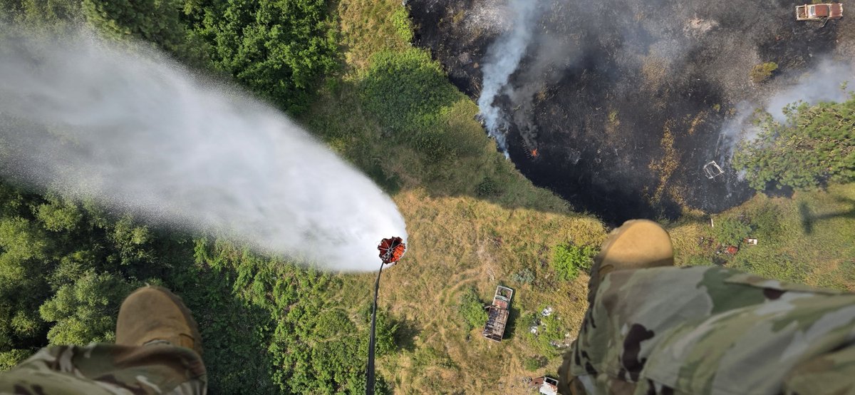NGAW's tweet photo. Let's give a huge shoutout and THANK YOU to the incredible Soldiers &amp; Airmen from the Washington National Guard out there fighting fires right now!! We appreciate you! https://t.co/4wW5roMj6e