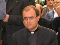 lechochretien's tweet photo. 🔴🇪🇸 𝗔𝗟𝗘𝗥𝗧𝗘 𝗜𝗡𝗙𝗢 — « Notre-Dame d'Afrique, patronne de Ceuta, impulse la reconquête du Maroc et sa conversion au christianisme. Ce que la reine Isabelle la Catholique a laissé inachevé, sachons le terminer », a déclaré sur son compte X le curé de Huarte et chanoine de la cathédrale de Pampelune, Javier Aizpún.

Il a également appelé à « ouvrir le feu massivement contre les envahisseurs » et à « bombarder Rabat si nécessaire ».

(Source : @JavierAizpun)