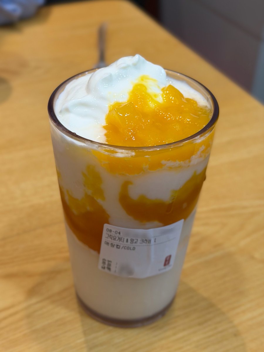 td_univ's tweet photo. 韓国 ゴンチャ限定 グリークヨーグルティー&amp;マンゴークラッシュ🥭

"ヨーグルト"をけっこう感じるので好きな人には向いてるカモ🦆 https://t.co/NkjY47ZePH