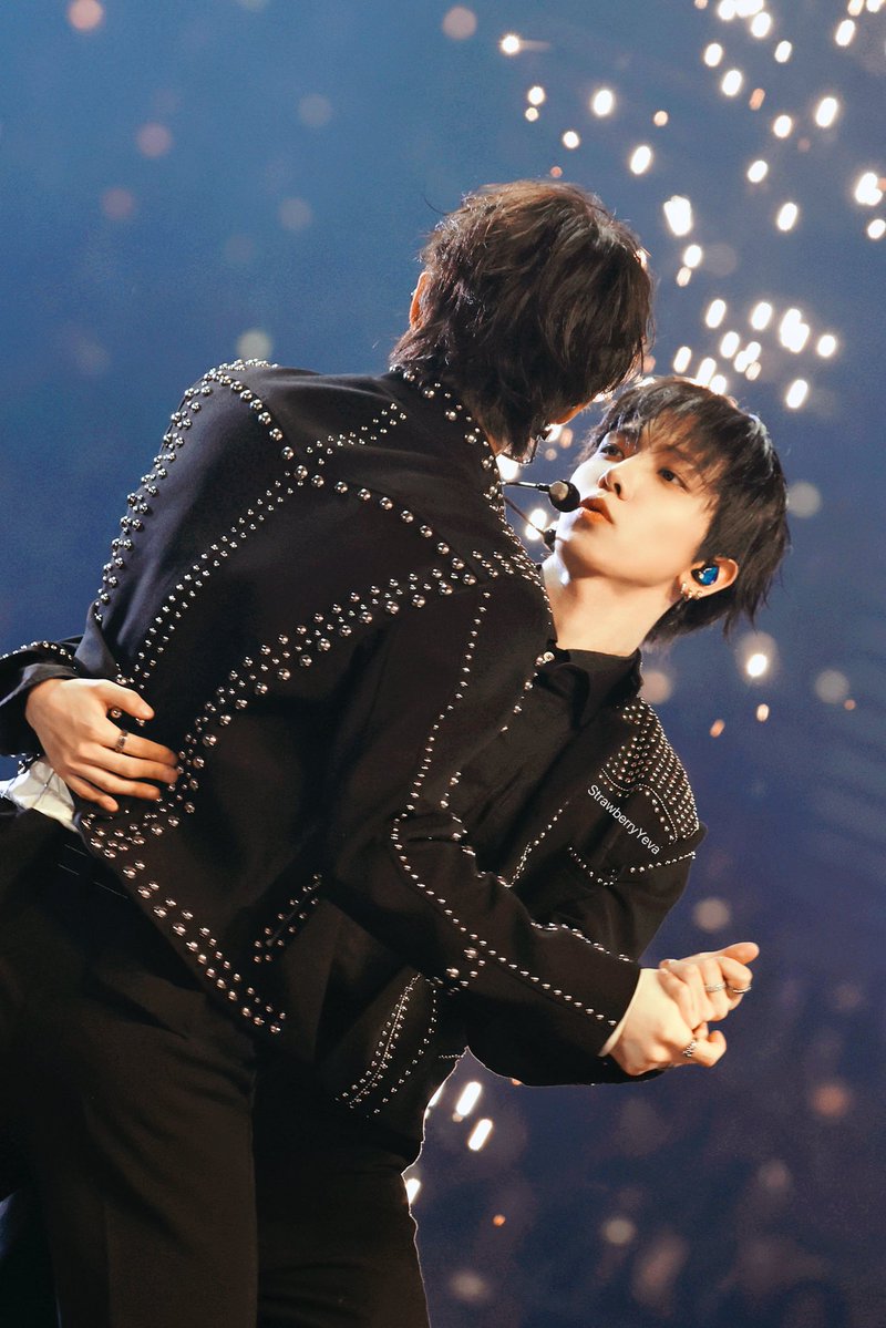 StrawberryYeva's tweet photo. The push and pull is part of the sweetness😝

Bittersweet 😋 Yummy~

#BOYNEXTDOOR 
#MYUNGJAEHYUN #명재현  
#TAESAN #태산 https://t.co/CNPoobLw1g