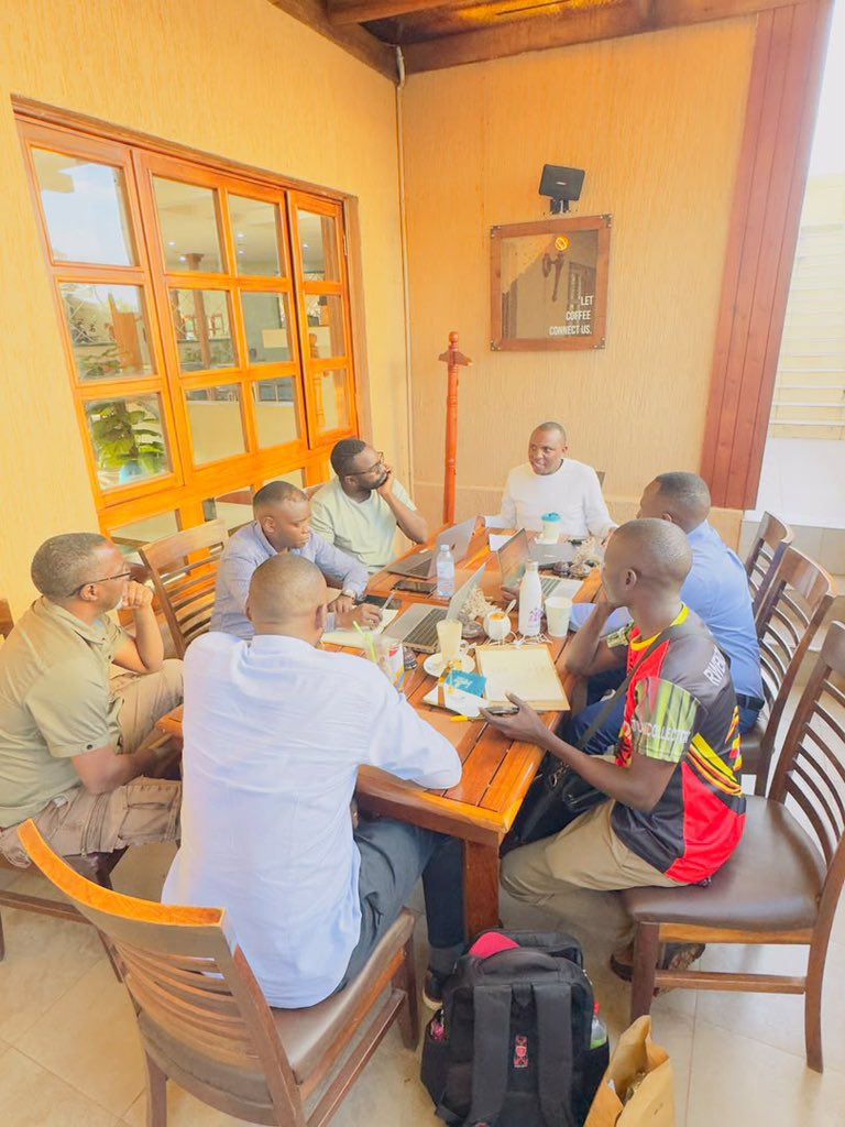 phiona_nam53267's tweet photo. BIG NEWS!! 🔥

A productive planning meeting was held this evening ahead of the Rwenzori Marathon, Coffee Village & Cultural Gala Dinner, happening on 21st August in Kasese

This exciting event, a collaboration between @RwenzoriMarath and Inspire Africa, will celebrate Uganda’s world-class coffee, rich cultural heritage, delicious cuisine, and growing sports tourism industry while welcoming international runners from around the world. Guests will also enjoy a spectacular Cultural Gala Dinner featuring global flags, cultural performances, and a celebration of diverse nations

The meeting brought together @wekesa_amos , @InspireAfrica_  Park Director Mr. @TugumeNelsonO , Uganda Tourism Board Vice Chairman Mr. @Ronkawamara , together with the Inspire Africa team: @TayebwaRoland , @DuncanAbigaba , @ibandadaniel, and @WasswaEmma_ representing The Travel Specialists

Exciting plans are taking shape, and there’s much more to come

Stay tuned!

#TuskerLiteRwenzoriMarathon