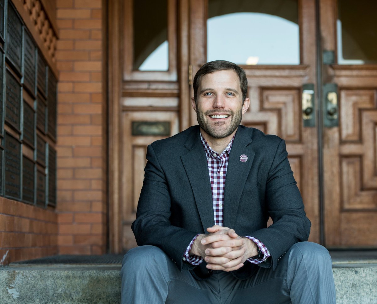 DemocraticWins's tweet photo. BREAKING: Democrats have a real chance at winning Montana's Senate race if we rally behind Independent Seth Bodnar. Bodnar would be a bulwark to stopping Donald Trump's agenda, nominations and more. We should all be calling on Alani Bankhead, a spoiler candidate, to drop out. https://t.co/qIEryUXWWU