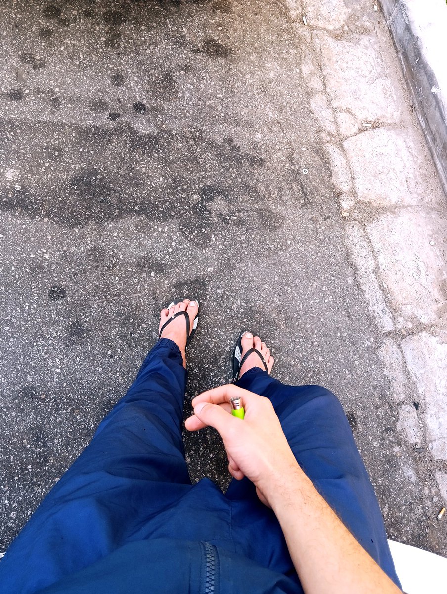 lewddfemboy's tweet photo. Uma pausa entre as corridas :) saudades 🙃🙃
#malefeet #cute #cuteboy #femboy #feet #pes #followback https://t.co/2Wb5oYwJHd