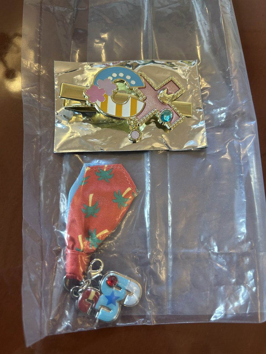 koukan0302's tweet photo. ONE PIECE USJ  交換　譲渡
コレクタブルヘアクリップ
コレクタブルチャーム

譲) チョッパー　フランキー　定価
求)サンジ

交換してくださる方、サンジを買取させてくださる方を探しています。

本日5日パーク内お取引可能です🙆🏻‍♀️ https://t.co/tTFqQiNDhl