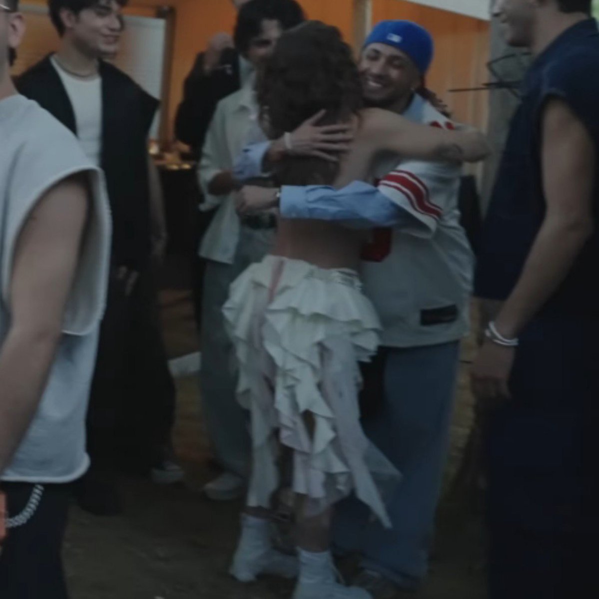 rosenzell's tweet photo. bu fotografi her yere asmak istiyorum😭 https://t.co/JVVX0kzGOR