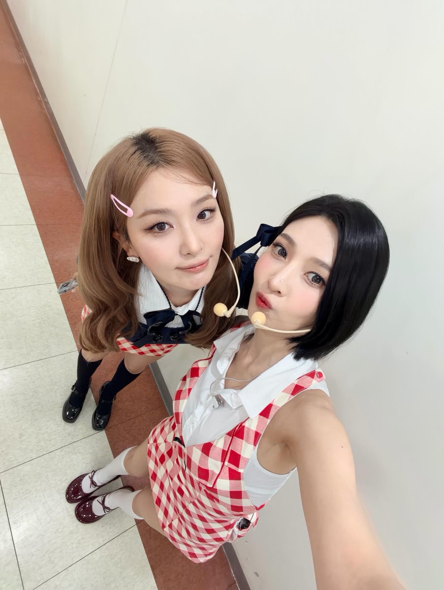 KSGUpdates's tweet photo. 260805 Joy IG

"Collecting the dragon balls 🩷💛💙💚💜"
"FanCon elevator shot"
"🥹"
"My favorite these days 💛"

https://t.co/3x1WKzHz4w
#슬기 #SEULGI @RVsmtown https://t.co/Ks3jZr8vuy