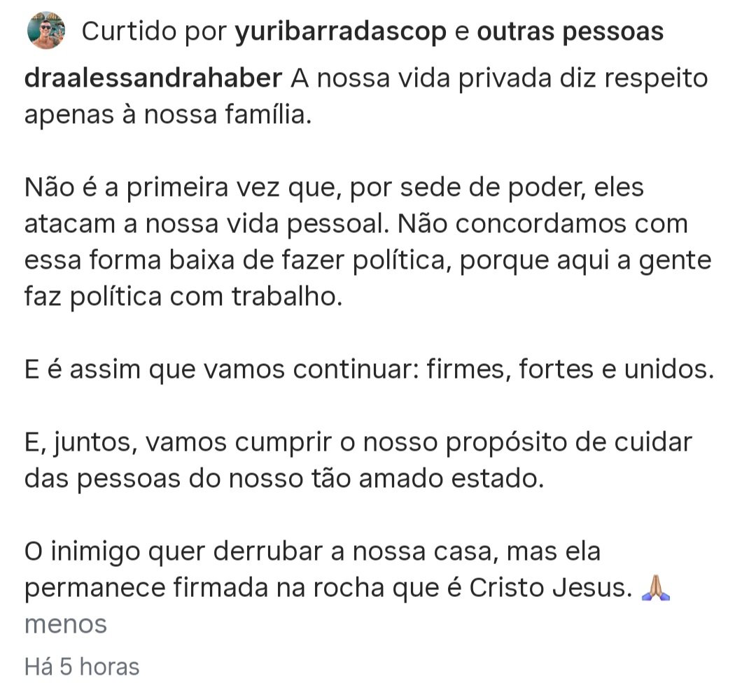 DanPimpao's tweet photo. Após o vídeo íntimo do Dr. Daniel Santos com outra mulher vazar e repercutir nas redes, sua esposa que tbm é médica e atualmente é deputada federal, fez questão de postar hoje uma foto com o marido e afirmou:

"O inimigo quer derrubar a nossa casa, mas ela permanece firmada na ROCHA que é Cristo Jesus."

Daniel foi prefeito de uma cidade do Pará até abril desse ano quando renunciou, agora ele é candidato a governador do estado pela direita e sua esposa, eleita em 2022 a deputada mais votada do estado, tenta a reeleição. 

Deus, Pátria e Família 🙏🏻🇧🇷