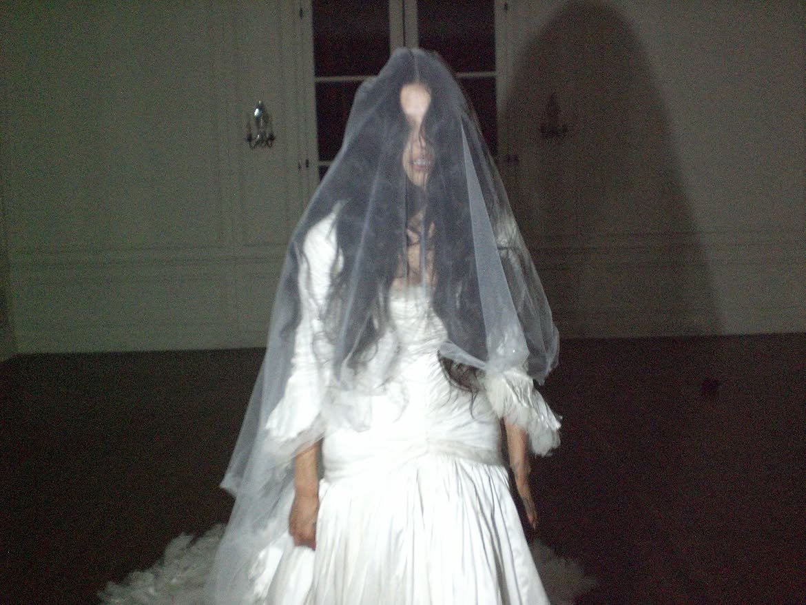 itgirlenergyism's tweet photo. She's so vampire bride https://t.co/NsKFfy4beR