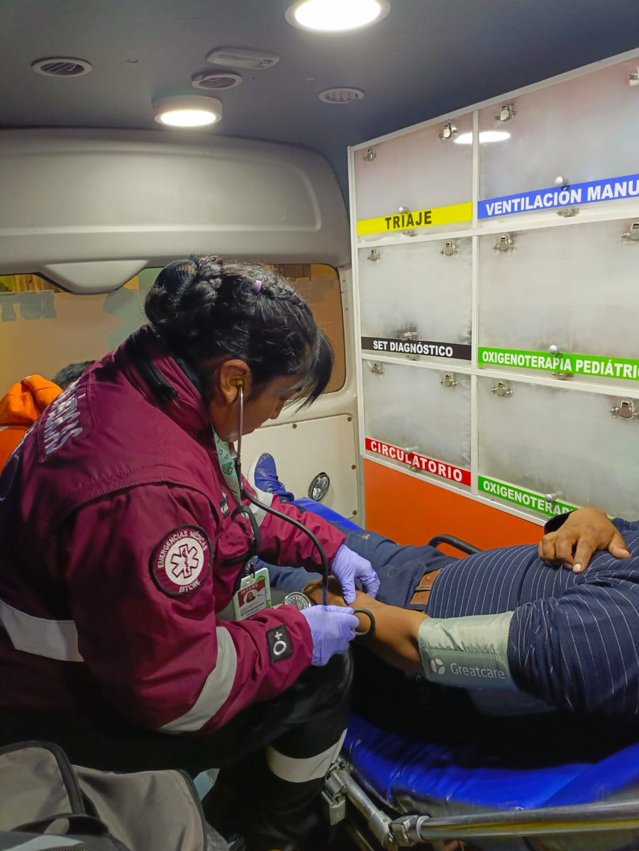 istcre's tweet photo. #ReporteDeAtenciónISTCRE 🚑

Fuimos activados por el ECU 911 para atender un accidente de tránsito en el Centro Histórico de Quito.

Brindamos atención prehospitalaria a un ocupante de un taxi.

#ISTCRE #ECU911 #AccidenteDeTránsito #Emergencias https://t.co/MaBfNEG2nN