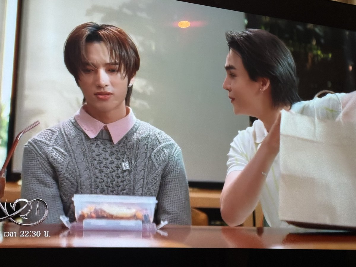 themephubeth7's tweet photo. ไม่อยากกินหรอ ได้ดิ!

DEEPER KNOT EP6 

#KNOTseriesEP6 https://t.co/APKnrw9l56