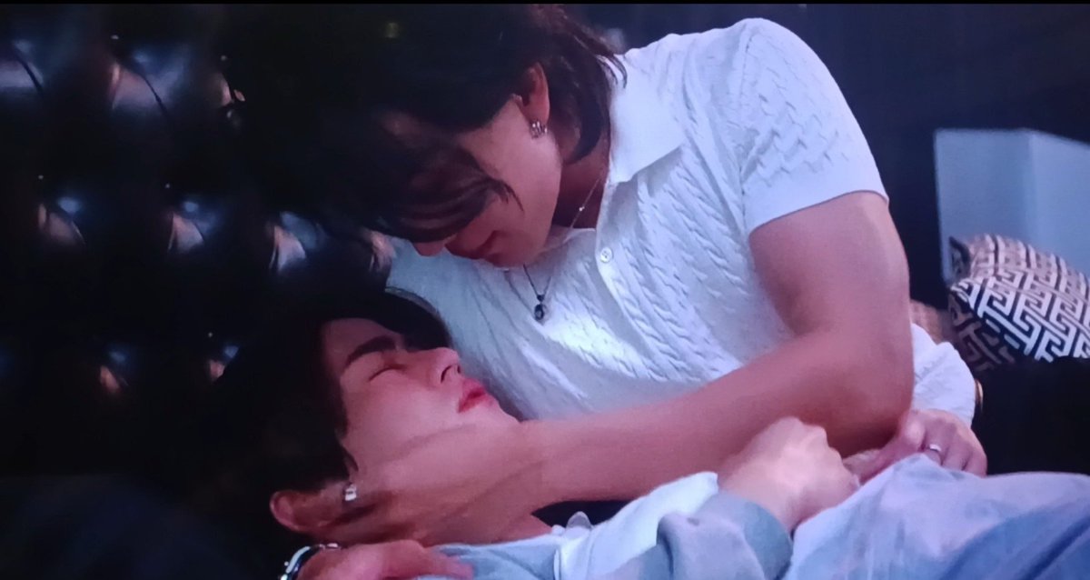 HaruSrimanta's tweet photo. อร๊ายยย...พี่ณคุณอ้อนมาก🤗😘

น่าร๊ากกก🤏🤏❤️❤️

DEEPER KNOT EP6 

#KNOTseriesEP6 https://t.co/IMw30ataOg