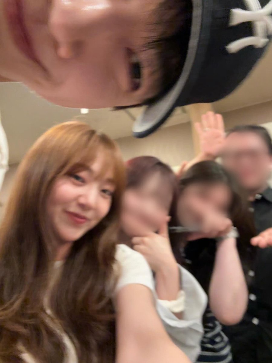 2ovehoonie's tweet photo. 강훈 김혜준 쫑파티날 너무귀여웠네 😁😁 https://t.co/wblN3KjKSH