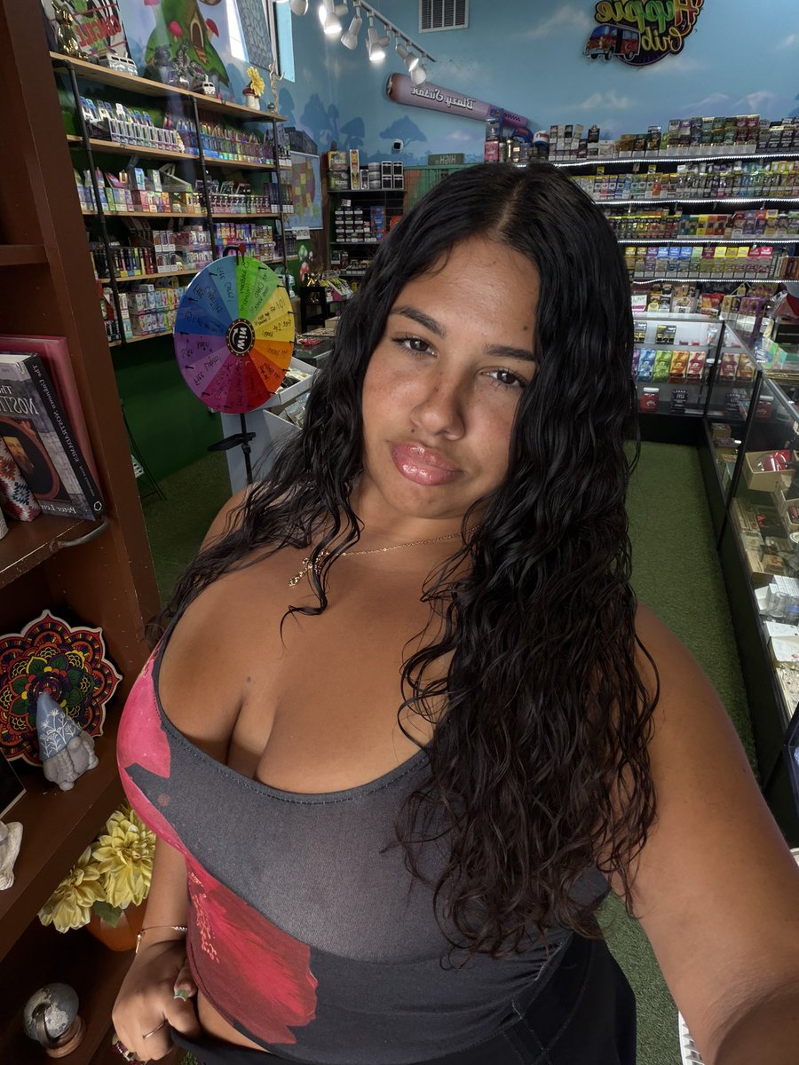 DivinaBabyy's tweet photo. your favorite distraction 🤭💋
#altın #latina #curvy #thick #brunette https://t.co/v1O38RTOnm