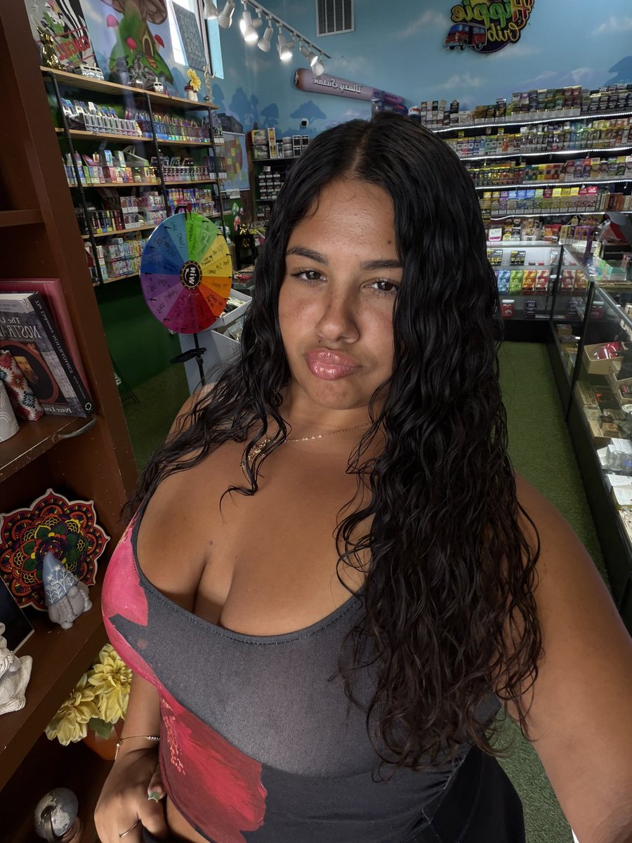 DivinaBabyy's tweet photo. your favorite distraction 🤭💋
#altın #latina #curvy #thick #brunette https://t.co/v1O38RTOnm