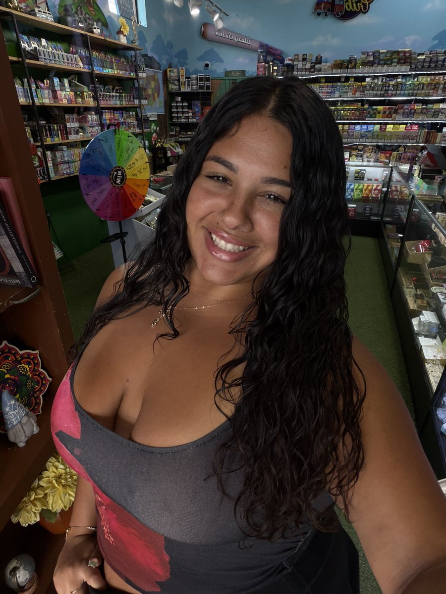 DivinaBabyy's tweet photo. your favorite distraction 🤭💋
#altın #latina #curvy #thick #brunette https://t.co/v1O38RTOnm