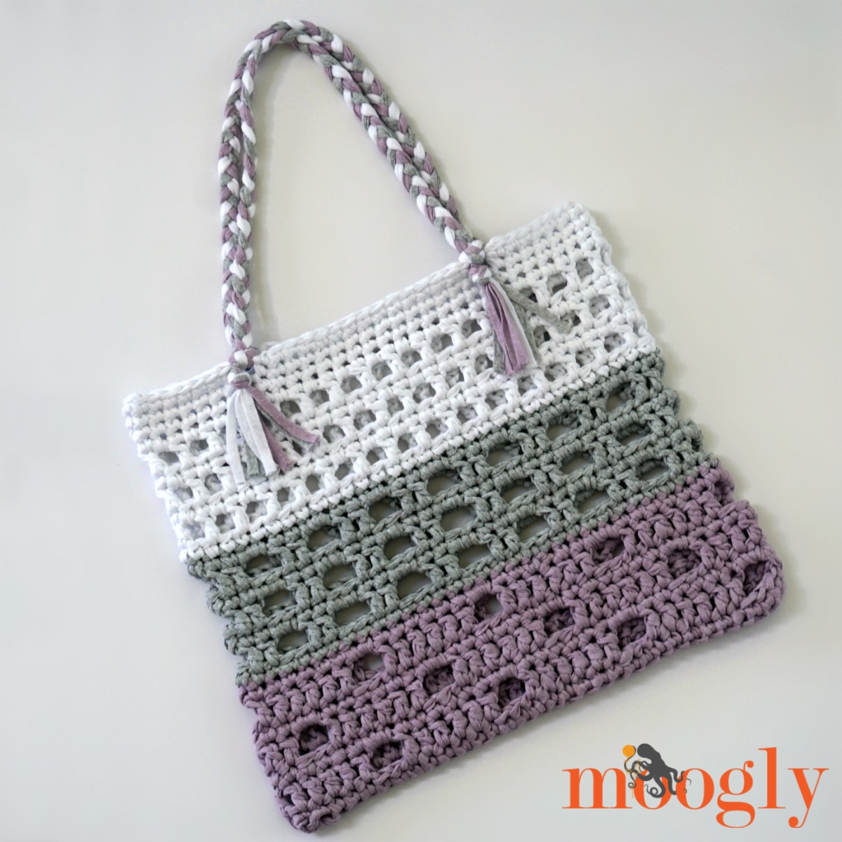 mooglyblog's tweet photo. The Tricolor Tote has so many fun details - changing stitch patterns, fun tassels, braided handles - a fast and fun #crochet pattern! 💕
💻Blog FREE: https://t.co/sm0SbPjCyn
🧶Ravelry: https://t.co/U2nK8xRlNk
🚦Etsy: https://t.co/jskwNBEfKY
💜GoSadi: https://t.co/plfDi8o9gE https://t.co/Ogbmld29MH