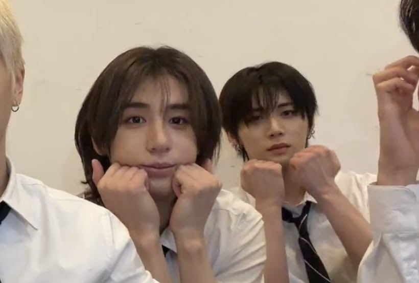 gaspriwoo's tweet photo. — #gongfourz uni socmed au

taesan stumbles across an anonymous account dedicated to a mysterious “headphone boy.” It takes him longer than he’d like to admit that, the boy is him ∘ ∘ ∘ ( °ヮ° ) ? https://t.co/KcKPzoS2Sp