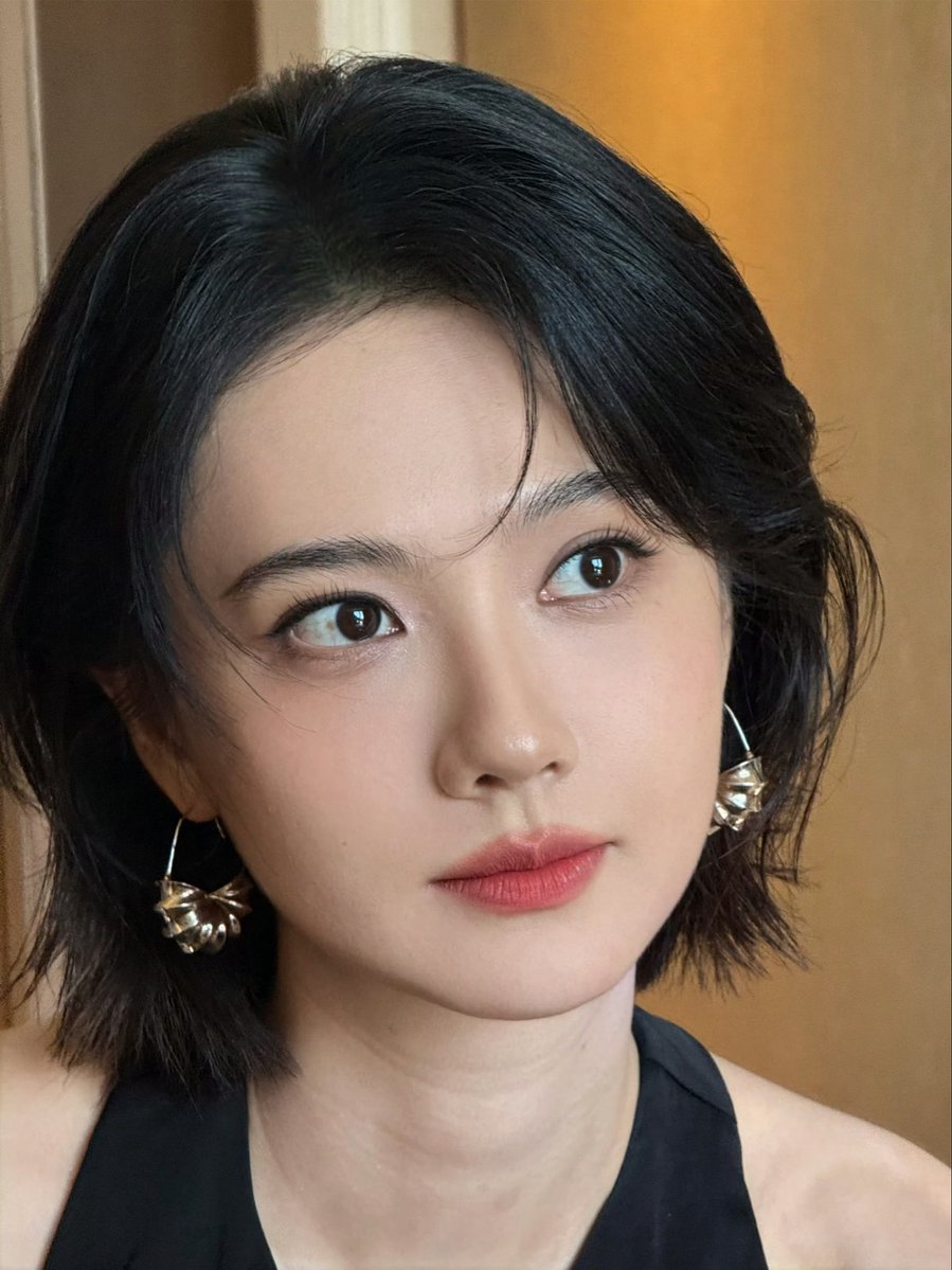 wodeyaoshi's tweet photo. 🧎🏻‍♀️‍➡️.... https://t.co/0RUmZgcrYi