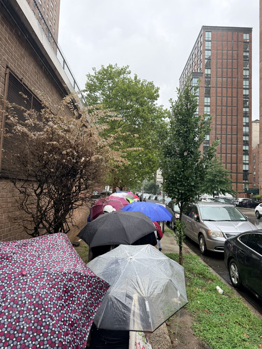 SoCalRoving's tweet photo. Some photos from the NY pop up yesterday. I had a 10am spot. The line of people waiting in the rain, hoping to be let in without a ticket was blocks long. This is a photo looking back, from the end of the line. It doesn’t catch how long the line actually was, but maybe the hopefulness of those waiting? I wonder if any of them were let in to the pop up?