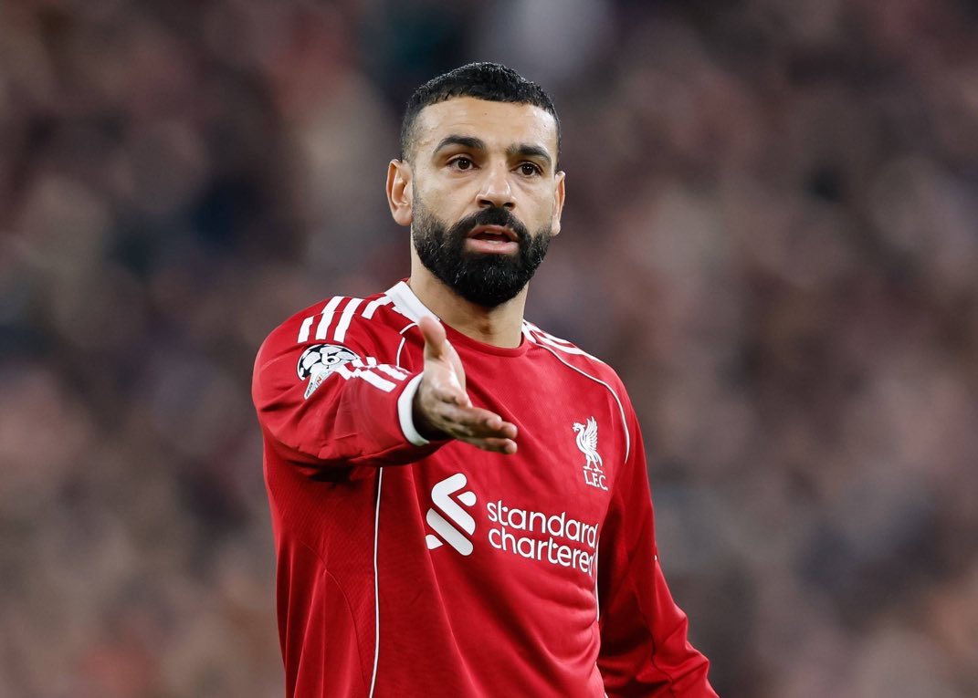 ZamHaberAjans's tweet photo. ZAM ÖZEL
Trabzonspor, Mohamed Salah için sabah saat 08.00’de Yunanistan’a özel uçak gönderiyor:

🔹Salah ve menajeri, İstanbul’a iniş yaptıktan sonra Başkan Ertuğrul Doğan’ın Zorlu’daki ofisine geçecek.

🔹Saat 13.00’te resmi imzaların başkanım ofisinde atılması planlanıyor.

🔹İmzanın ardından Salah ve beraberindekileri taşıyan uçak, saat 19.00’da Trabzon’a hareket edecek.

🔹Trabzon’da yıldız futbolcu için coşkulu bir karşılama hazırlığı yapılıyor.

🔹Salah’ın 2 yıllık maaşının tamamını Yemeksepeti’nin sahibi Nevzat Aydın’ın karşılayacağı belirtiliyor.

🔹Trabzonspor’un ise futbolcuya 5 milyon avro ödeme yapacağı ifade ediliyor.