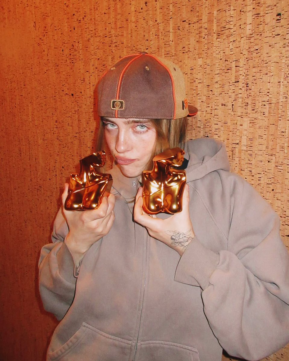 billieeilishtrs's tweet photo. Billie photographed for Eilish Intense! 💫 https://t.co/kqtLtgqWcq