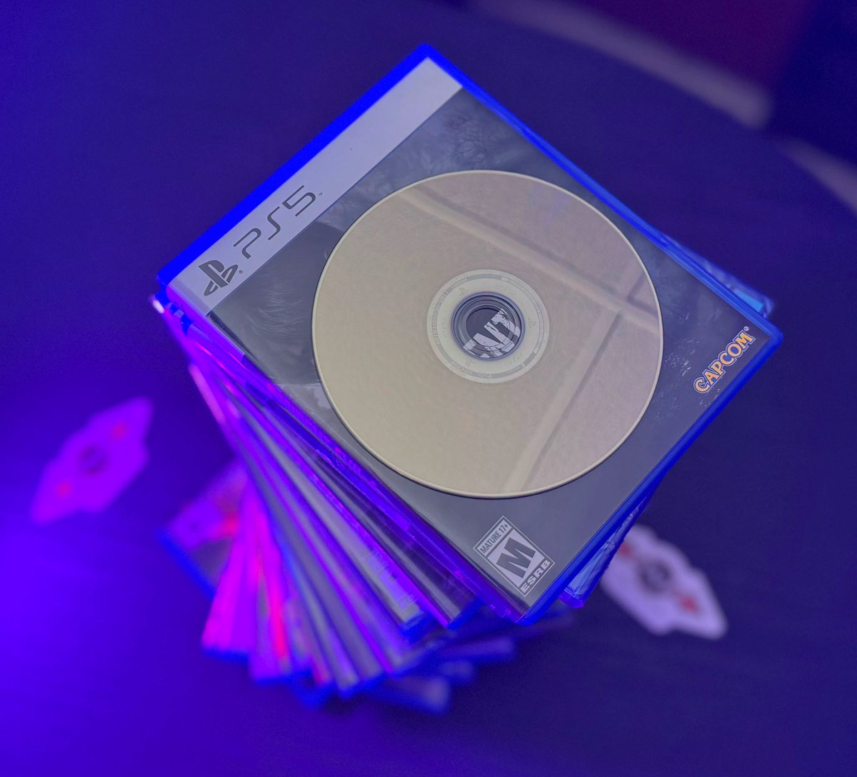 PNPGames's tweet photo. Sign the petition, leave a comment. Save Physical Games.💿
https://t.co/5w7dtlnUxG
Vinyl, CDs, Blu-Ray, books - all still sold on shelves alongside streaming / digital options. This isn't about a digital preference, or digital winning; it's Sony removing the option for physical discs on a set date while clear demand remains.