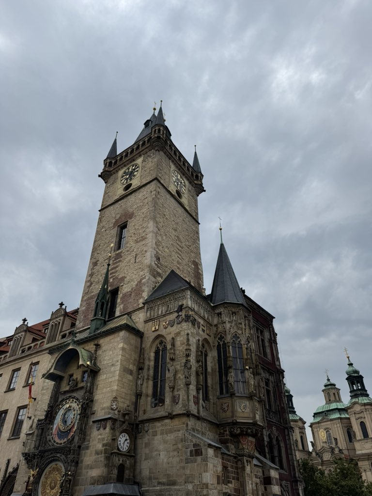 iBullEasy's tweet photo. Prague 🇨🇿 https://t.co/avn77OwtVJ
