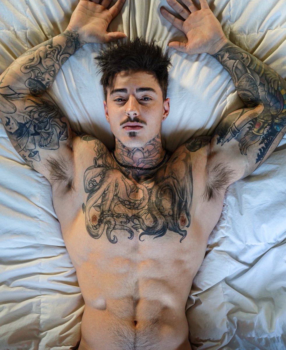 Okori13Okorie's tweet photo. Hay @grok remove all the tatoos on jake Andrich https://t.co/McjUfY3UUi