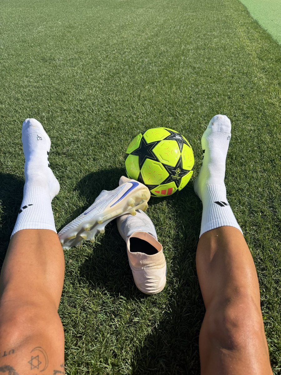 DaniCeballos46's tweet photo. Pronto.⚽️💪🏽⏳ https://t.co/Jgjs6EJmbr