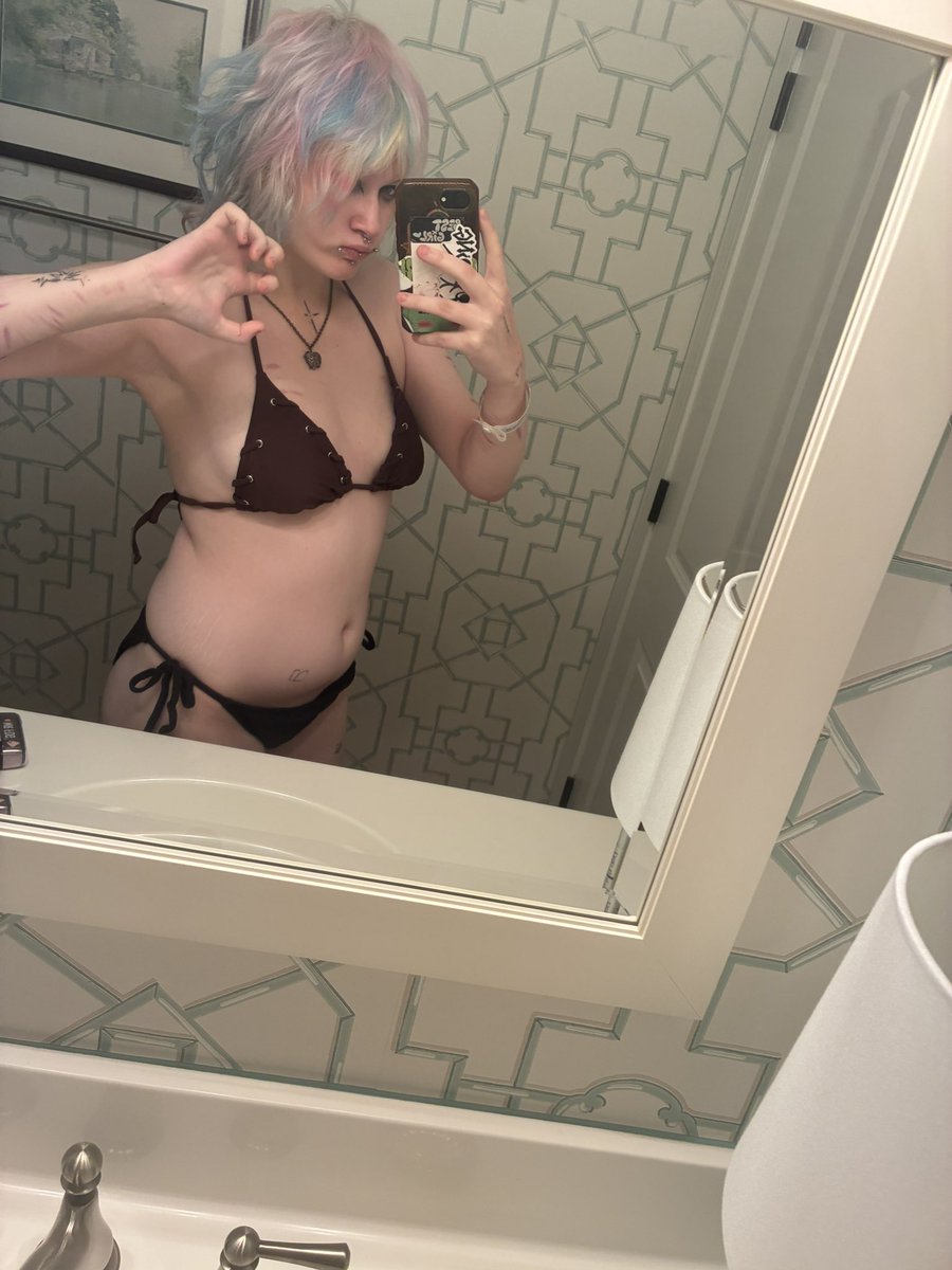xannacide's tweet photo. i made thinspo of myself, its extremely triggering and i love it
#shtwt #shedtwt #edrtwt #edtwt https://t.co/czx14IofDR