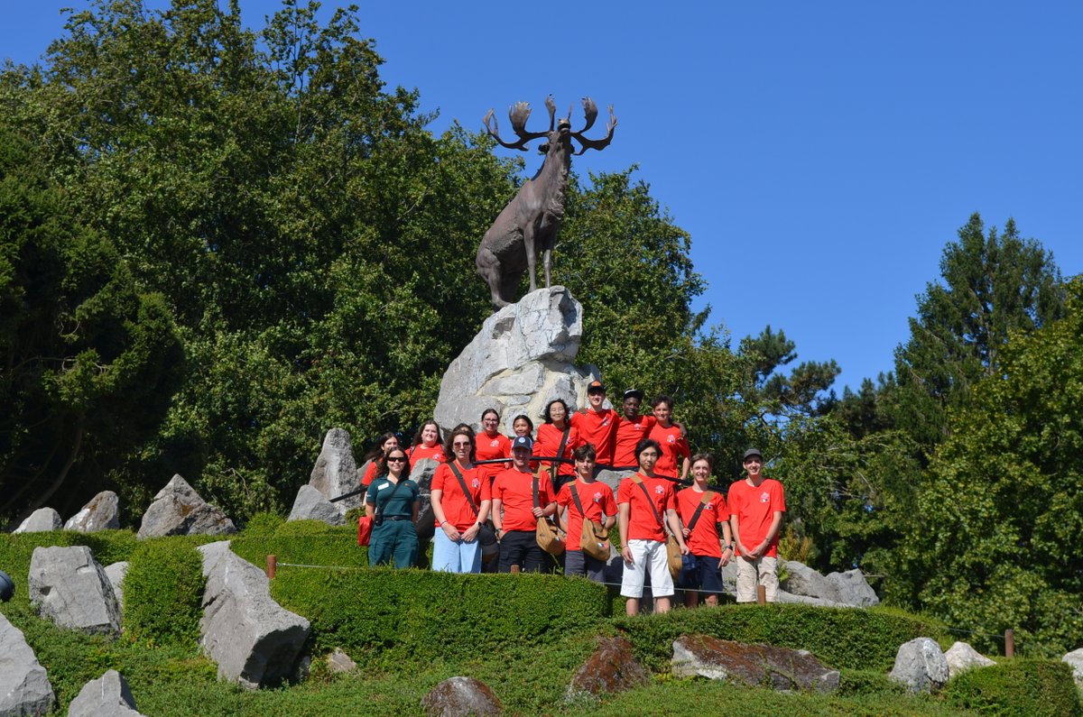 vimyfoundation's tweet photo. Day 2 of the Beaverbrook Vimy Prize Program took students to Beaumont-Hamel Newfoundland Memorial and Thiepval, where they explored the history of the First World War and discussed the importance of remembrance. https://t.co/CPUUcn1wBa