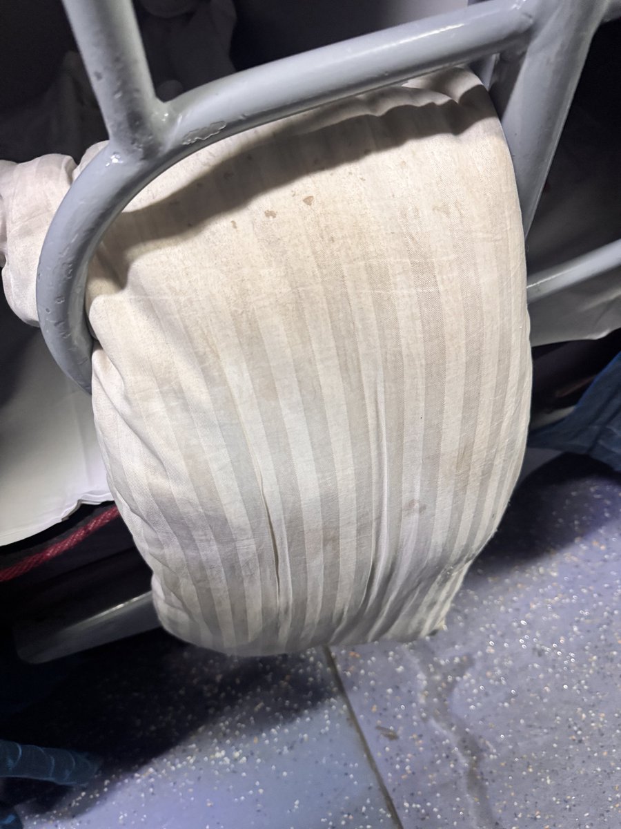 pintu14kumar's tweet photo. @RailMadad pnr no 6835901535 second AC coach pillow is very dirty and staff available in train https://t.co/Bjt54W3fxj