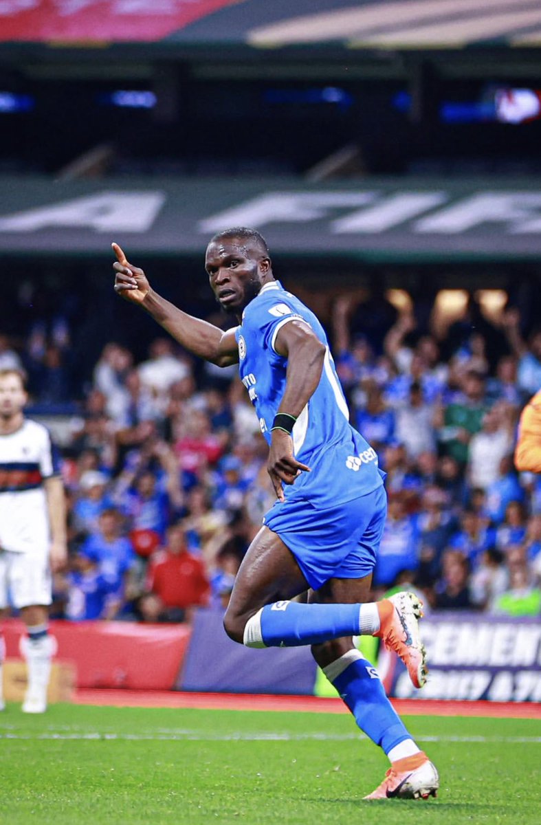 A_EsparzaOteo's tweet photo. CHRISTIAN EBERE🚨

No recibió autorización para ingresar a Estados Unidos para jugar Leagues Cup. 

Nigeria es una nacionalidad con problemas para acceder a Estados Unidos. https://t.co/GXM4Y4cLw5
