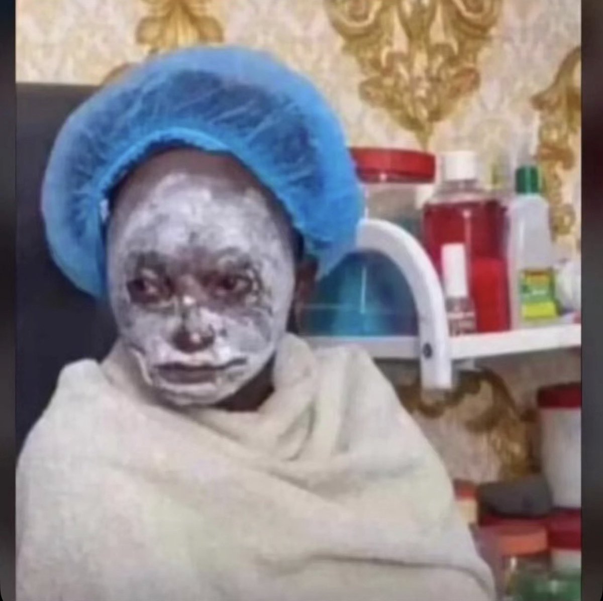oma00race's tweet photo. @Wehdyoma @dhaboy01 Dem no give me advice 😪 https://t.co/L6XOn7FNRf