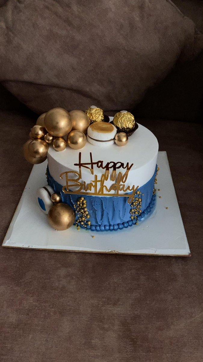 BloodyRosh's tweet photo. Cake Khao
HBD BHAVIKA https://t.co/GCdlQ2c9l6