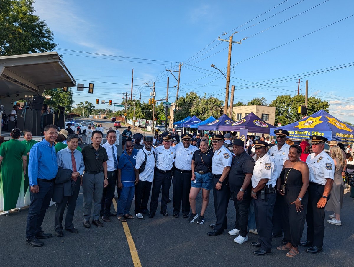 PPDCommish's tweet photo. Tonight, neighborhoods across Philly will come together for National Night Out - an opportunity to meet your local officers, strengthen community connections, and celebrate what makes our city strong. We'll see you oth there! Find one near you: https://t.co/eCSwENDbEV https://t.co/ZWmAJMWCzn