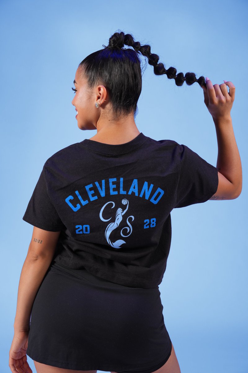 sirensteamshop's tweet photo. Swipe through the Sirens Collection.

🌊 This is what Cleveland pride looks like, on and off the court.

Shop it now at Center Court in Rocket Arena, Pinecrest and at https://t.co/bNE6zlVc3V.

#HEARTHECALL📢 https://t.co/KDYLsypFJe