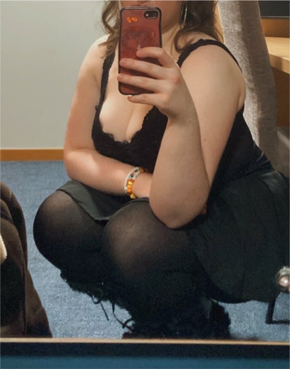 maeve_afterdark's tweet photo. ⠀
⠀꒰ https://t.co/qRfyhO3IyG ꒱

⠀　⠀  🦊 maeve , 26  ⌒⠀
⠀⠀⠀⠀she   ノ⠀her⠀
︵⠀sapphic, MDNI, switch, exploring .ᐟ

𐂯 likes:
- marvel rivals, dbd, re, kpop

⠀#nsfw #nsfwtwt #nsfwtwtًً 
⠀#promotwt

⠀⠀ ♡ / ↻ to be moots .ᐟ https://t.co/Yy0BzHSa8w