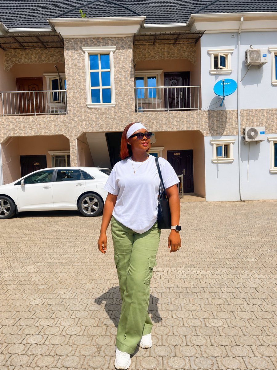 MV_Esq's tweet photo. FGN Investment✌️😂 https://t.co/yrOiXZMm8F