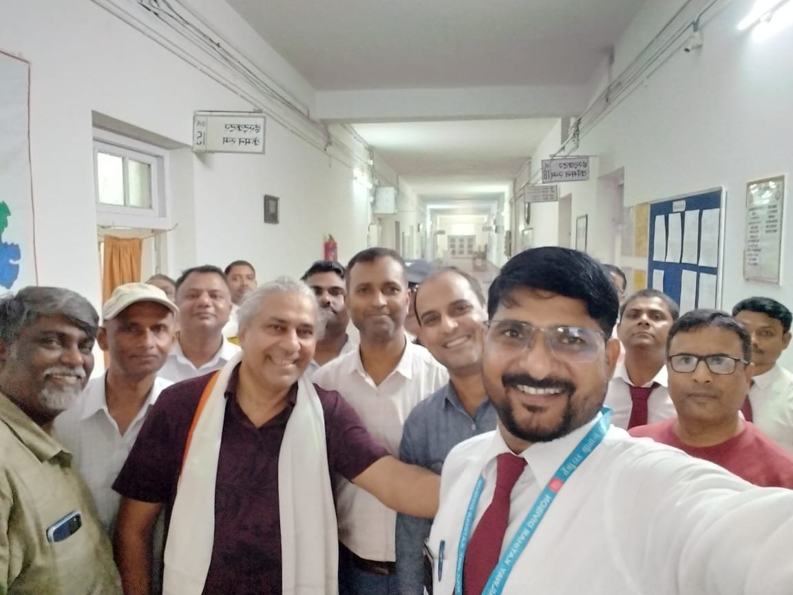 aismair1953's tweet photo. 🚩AGM APDJ &amp; MDZTI APDJ🚩
#AISMA #SM_POWER_DAY #JAIAISMA #safetyopenlinestaff https://t.co/Cfynjz7pGH