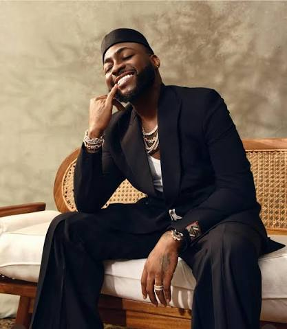 yabaleftonline's tweet photo. "I am moving into my Eko Atlantic home in December. The mansion has 17 rooms and a 20-car underground garage. I will be the second person ever to move in there. My dad also bought land close to mine for my siblings to build their houses, so we'll all be on the same street." - Davido