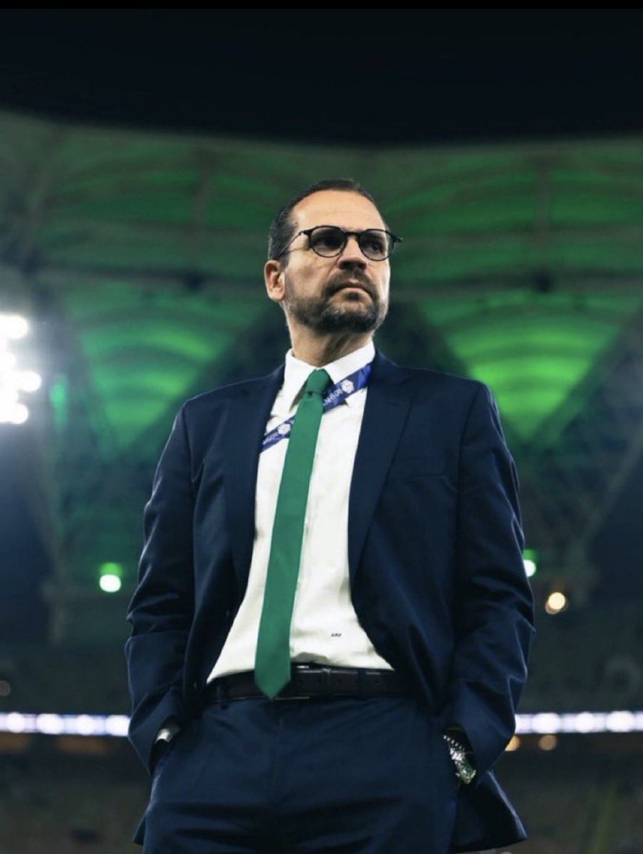 wall80x's tweet photo. لا خلص مع مدرب 
لا خلص مع محور 
لا خلص مع ظهير 
لا خلص مع حارس 

- فوق كل هذا يفتح الوديات للجمهور في المعسكر الخارجي ويأمر باغلاق ابواب النادي في وديات جده ،، هل يعلم هذا المتعجرف ان الاهلي ملك جمهوره وان مايفعله الان في حق هذا المدرج امر كارثي هذا الشخص خروجه اصبح واجب https://t.co/N6iz5XneUM