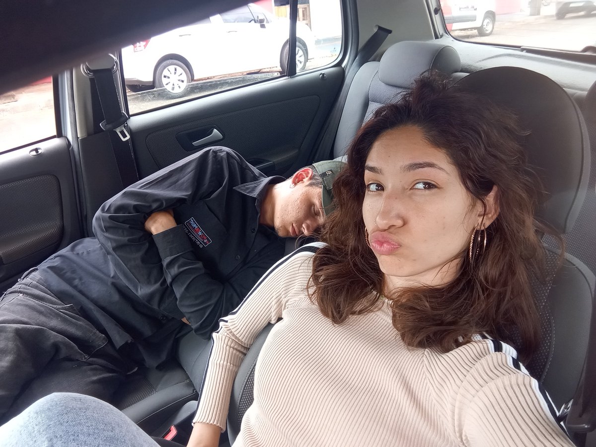 arrobayax's tweet photo. intervalo junto
almoça junto
janta junto
vive junto, love u https://t.co/WciG0hRJF4