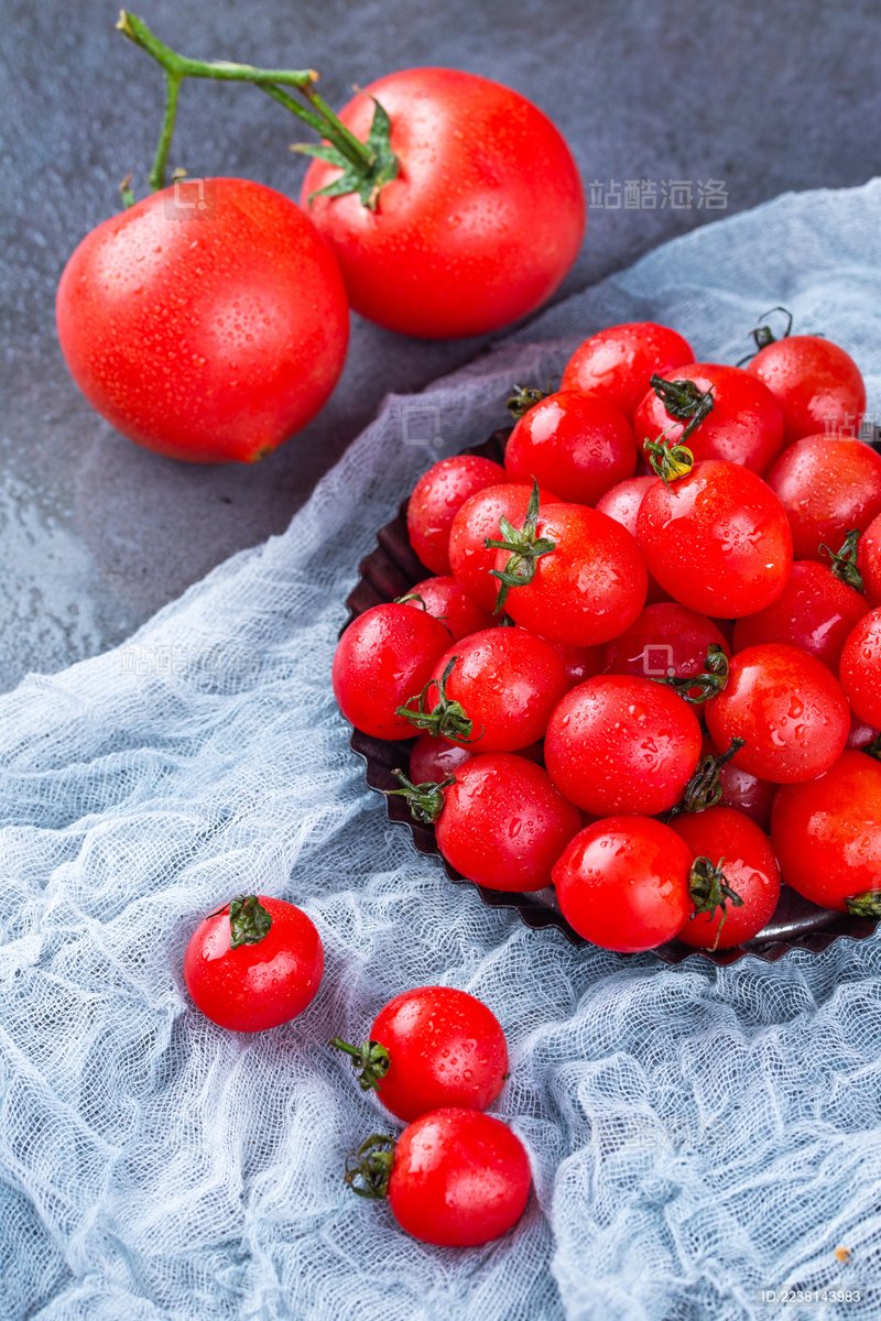 RenataCansozbf's tweet photo. Stock up on fresh organic cherry tomatoes, crisp romaine lettuce, and farm-fresh eggs for your weekend salads! They’re ripe, affordable, and perfect for quick, healthy meals. https://t.co/KtNDL1mPxk