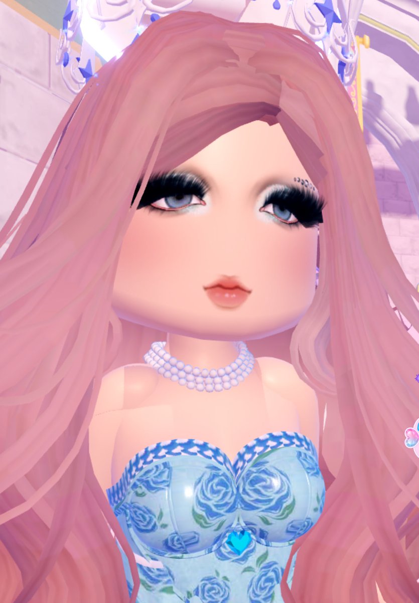 starlaforlife's tweet photo. You will never see me using skye’s lashes ever again https://t.co/VfusmbcEbV