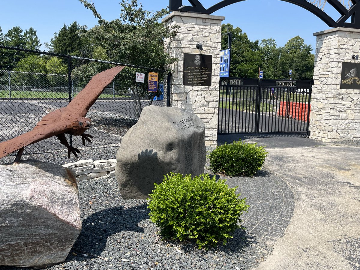 ZacBellman_WNY's tweet photo. High School football is back as practices start today across Wisconsin! @couldbelikemike and I are counting down the top Milwaukee area programs again starting this coming Monday. My first visit is to a team with one of the top O-lines in the area anchored by a Badgers commit. https://t.co/vdRhVBlhYH